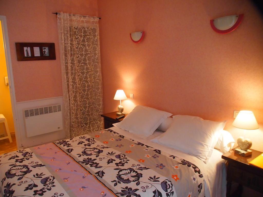 Hotel Emma Calve Millau Cameră foto