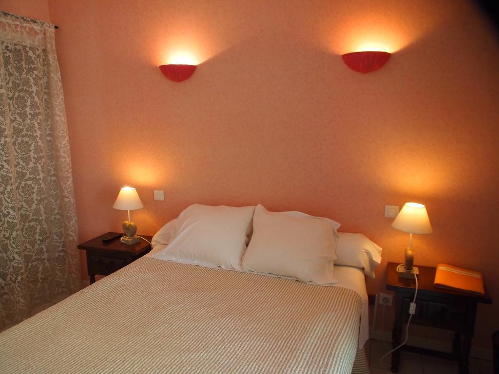 Hotel Emma Calve Millau Cameră foto