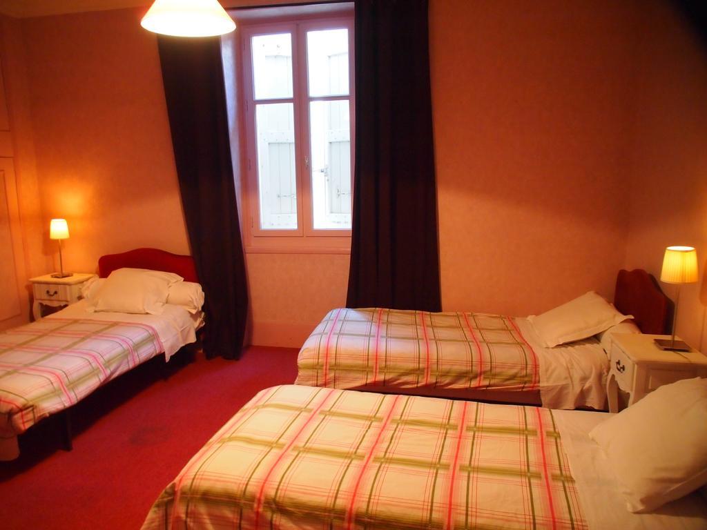 Hotel Emma Calve Millau Cameră foto