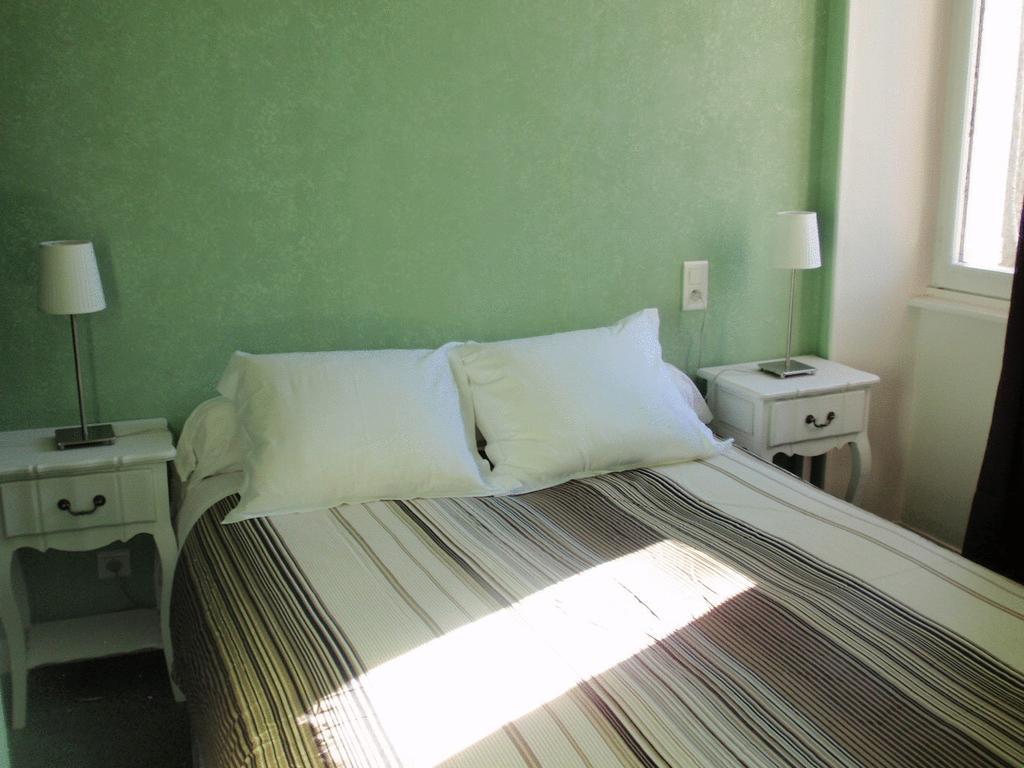 Hotel Emma Calve Millau Cameră foto